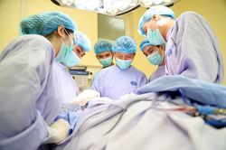 Điều bất ngờ với chàng trai bị ung thư không có nổi 2 triệu đồng tạm ứng viện phí