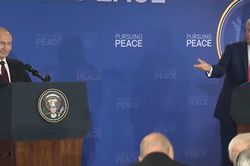 Cố vấn Tổng thống Nga nêu khả năng hội đàm Putin - Trump bên lề thượng đỉnh APEC