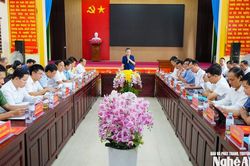 Phó Bí thư Tỉnh ủy Võ Thị Minh Sinh làm việc với 7 xã vùng Nghi Lộc