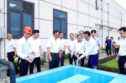 H&agrave; Nội: Tăng cường xử l&yacute; b&atilde;i r&aacute;c cũ để phục hồi m&ocirc;i trường