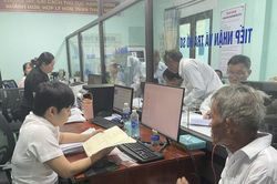 Gương mẫu đi đầu phòng chống lãng phí, tiêu cực