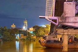 Phương tiện thủy va chạm cầu Đò Quan, hạn chế phương tiện qua cầu bắt đầu từ 10h00 ngày 21/5/2026
