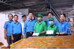 Ấm lòng trong Tháng Công nhân