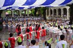 Khoảnh khắc xúc động ngày ra trường của học sinh Trường chuyên Lê Hồng Phong - TPHCM