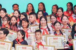 Học sinh tiêu biểu Thủ đô nhận Giải thưởng Kim Đồng