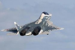 Báo Mỹ nêu tên khách hàng bất ngờ của tiêm kích hai chỗ ngồi Su-57D