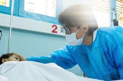 Hà Anh Tuấn tài trợ chi phí cho bé gái 2 tuổi ghép gan
