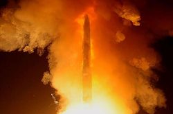 Tên lửa Minuteman III tốc độ Mach 23, tầm bắn 13.000km, tiêu diệt mọi mục tiêu toàn cầu