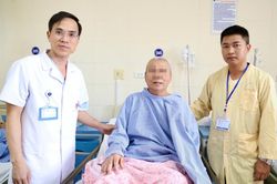 Phát hiện ung thư từ 1 vệt máu
