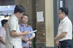 Cán bộ thuế ở Cần Thơ bị bắt quả tang nhận 100 triệu đồng của doanh nghiệp