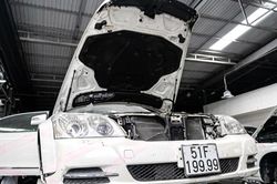 Ô tô Maybach đã gỡ bánh của bà Trương Mỹ Lan được bán hơn 16,6 tỷ đồng