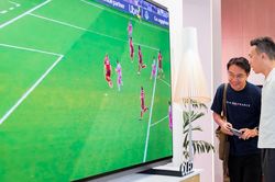 Có thể tắt tiếng bình luận viên bóng đá khi xem World Cup 2026 trên AI TV