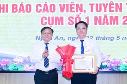 Trao 16 giải thưởng tại Hội thi Báo cáo viên, tuyên truyền viên giỏi cụm 1 tỉnh Nghệ An
