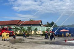 Thực tập phương án chữa cháy, cứu nạn tại Xí nghiệp Thắng Lợi