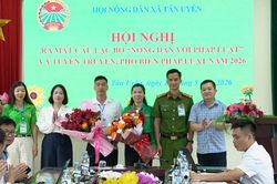Ra mắt Câu lạc bộ 'Nông dân với pháp luật' xã Tân Uyên