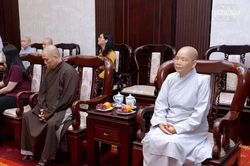 Ban Trị sự TP.HCM thăm lãnh đạo Thành ủy sau tổ chức thành công Đại hội Phật giáo TP.HCM lần thứ nhất