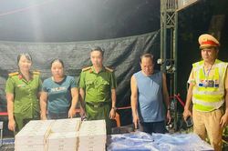 C&ocirc;ng an Huế khởi tố 2 đối tượng vận chuyển số lượng lớn thuốc l&aacute; điếu nhập lậu