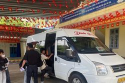 Đà Nẵng: Ấm lòng chuyện thầy cô thuê xe đưa học sinh vùng cao đi thi lớp 10