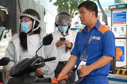 Người dân TPHCM dần cởi mở chuyển đổi từ xăng khoáng sang xăng sinh học E10