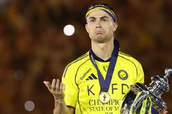 Cristiano Ronaldo thu nhập 300 triệu USD: Nhà vô địch kiếm tiền