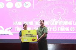 Lan tỏa yêu thương đến trẻ em có hoàn cảnh khó khăn