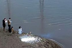 2 học sinh lớp 8 tử vong khi tắm s&ocirc;ng Hồng