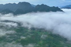 Có một Son Bá Mười đẹp nguyên sơ giữa mây ngàn hùng vĩ xứ Thanh