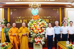 Hưng Yên: Bí thư Tỉnh ủy thăm, chúc mừng Ban Trị sự GHPGVN tỉnh nhân Đại lễ Phật đản Phật lịch 2570