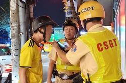 TPHCM: Nhiều người chạy xe máy về nhà sau khi ăn nhậu, bị CSGT xử lý nghiêm