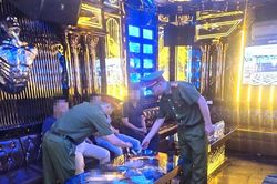 Kiểm tra xuyên đêm, phòng ngừa vi phạm tại các quán karaoke, nhà nghỉ, cầm đồ