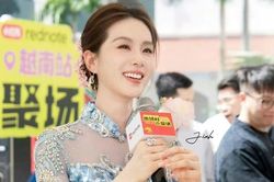 Lưu Thi Thi tới Hà Nội