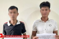Cặp đôi gây tai nạn rồi bỏ trốn