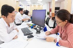 TPHCM kiến nghị Trung ương điều chỉnh lương, phụ cấp phù hợp chính quyền địa phương 2 cấp