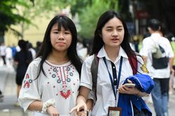 Giáo viên bàn luận xôn xao về đề Ngữ văn thi lớp 10 chuyên Khoa học Xã hội và Nhân văn