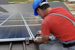 Điện mặt trời đối mặt nguy cơ cháy nổ, lỗi pin lưu trữ