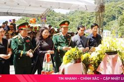 Trang trọng lễ đón hài cốt liệt sỹ quân tình nguyện Việt Nam hy sinh tại Lào về nước
