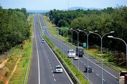 Khẩn trương triển khai thu phí cao tốc TP. Hồ Chí Minh - Long Thành - Dầu Giây