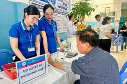Người dân TP.HCM sẽ được khám sức khỏe miễn phí theo 3 gói theo độ tuổi