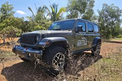 Cận cảnh SUV địa hình Jeep Wrangler - nâng cấp vận hành off-road