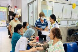 TPHCM: Nhiều xã, đặc khu khu phấn đấu hoàn thành khám sức khỏe toàn dân trong quý 2