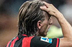 Milan không kiếm nổi vé dự Cúp C1: Giữ chân Luka Modric thế nào