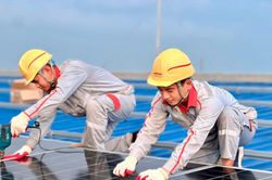 Doanh nghiệp tăng tốc đầu tư điện mặt trời, hướng tới tăng trưởng xanh