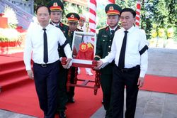 Thường trực Ban Bí thư dự lễ truy điệu, an táng liệt sĩ tại Hà Tĩnh