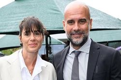 Pep Guardiola làm lành với vợ, về Barcelona sinh sống