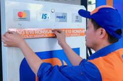 Xăng E10 còn ý kiến băn khoăn, Bộ Công Thương có chỉ đạo mới
