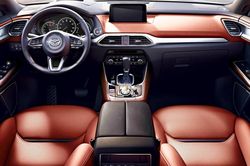 Chủ xe Mazda bị bỏng, cháy xém cả áo khoác vì một tính năng quen thuộc