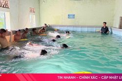 Những lớp dạy bơi '0 đồng' cho trẻ em nghèo