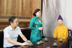 Phó Chủ tịch Thường trực HĐND tỉnh chúc mừng Đại lễ Phật đản tại chùa Hoa Nghiêm Tây Yên Tử