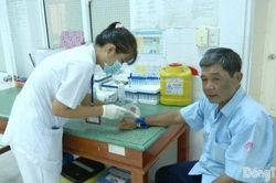 Xã Tân Phú Đông tổ chức khám sức khỏe định kỳ, khám sàng lọc cho người dân