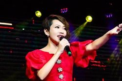 Diva Hà Trần: Sự nghiệp rực rỡ và hành trình xây dựng tổ ấm viên mãn tại Mỹ
